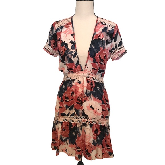 Olivaceous Dresses & Skirts - ⭐️LAST CALL⭐️ Olivaceous | floral plunge dress